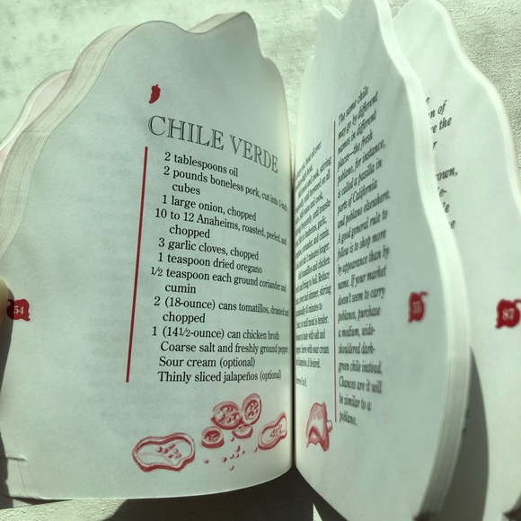 2 cookbooks - Totally Garlic Cookbook & Totally Chile Pepper Cookbook 5” x 5-6” - Picture 16 of 16